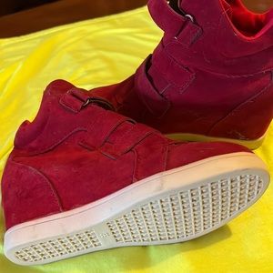 Red wedges That you can’t beat!